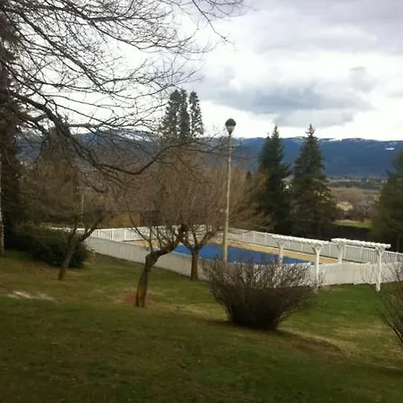 Con Piscina En
