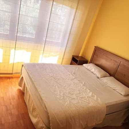 Con Piscina En Appartement Enveitg